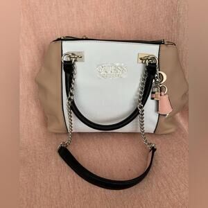 GUESS Ladies White and Beige Bag